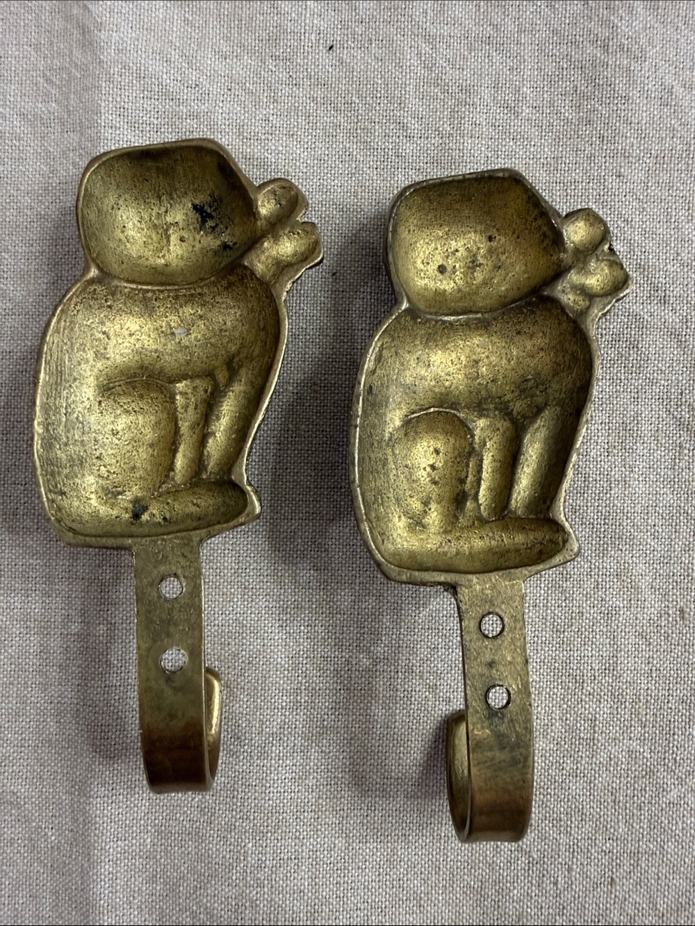 Vintage Brass Lucky Cat Wall Hooks Set of 2 Maneki Neko Kitty Decor - Picture 2 of 4
